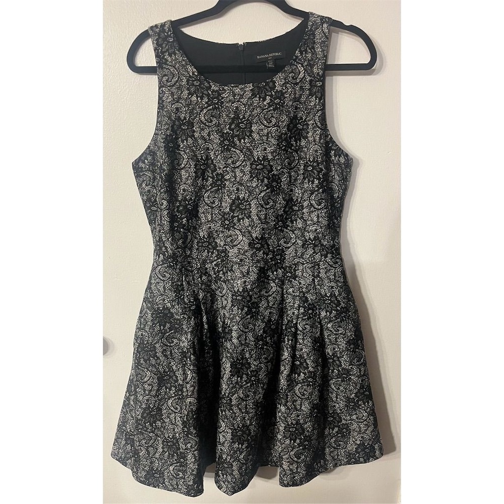 Banana Republic Petite Lace Black Fit-and-Flare Formal Dress Size 12‎